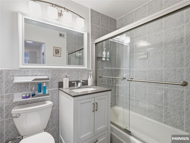 6600 Boulevard E 19H, West New York, NJ 07093