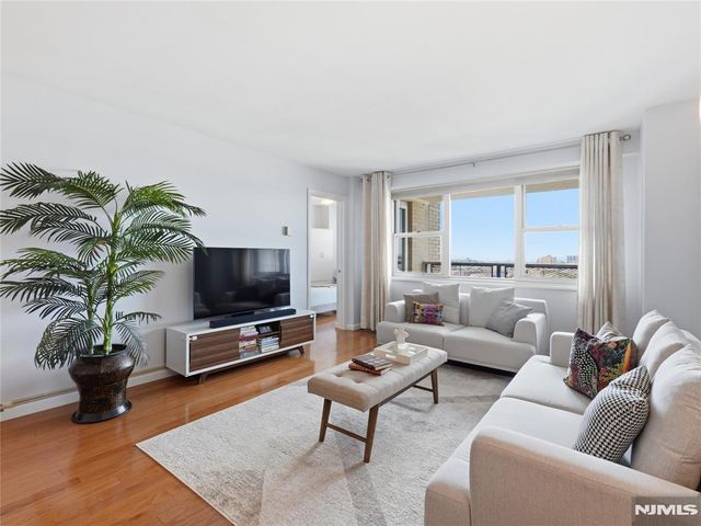 6600 Boulevard E 19H, West New York, NJ 07093