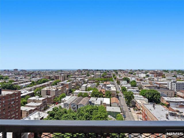 6600 Boulevard E 19H, West New York, NJ 07093