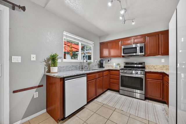 9509 Big Timber Dr, Elk Grove, CA 95758