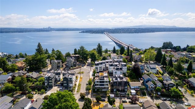 1302 30th Avenue S, Seattle, WA 98144