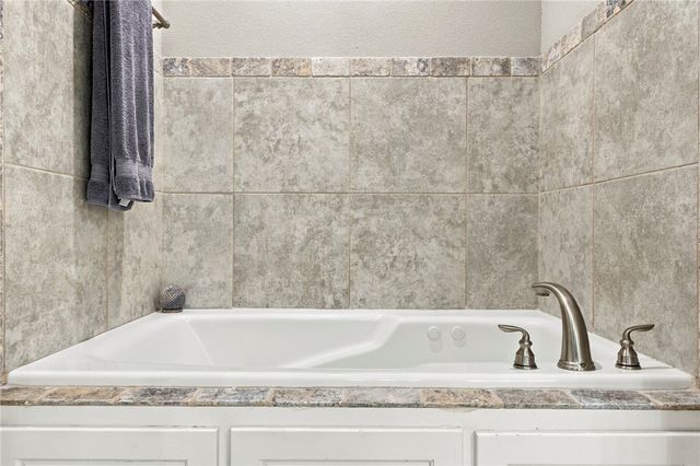 4202 NE Kenton Avenue, Bentonville, AR 72712