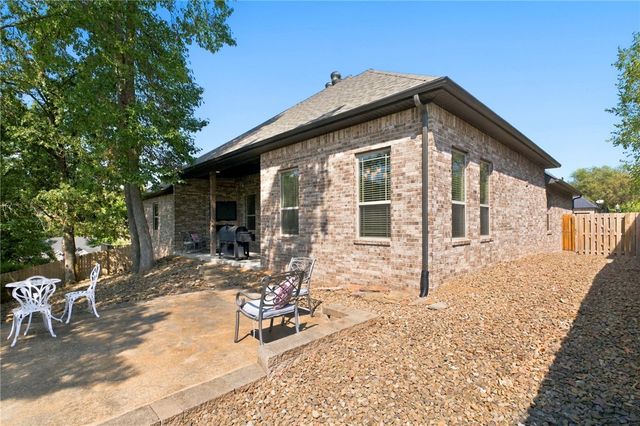 4202 NE Kenton Avenue, Bentonville, AR 72712