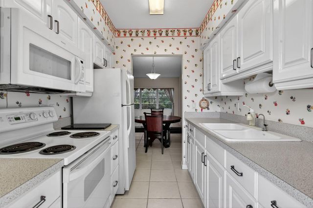 2115 NE 42nd Court 109n, Lighthouse Point, FL 33064
