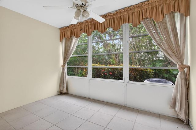 2115 NE 42nd Court 109n, Lighthouse Point, FL 33064