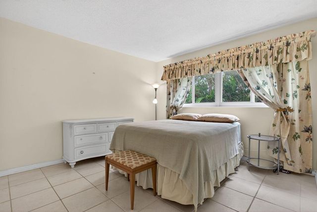 2115 NE 42nd Court 109n, Lighthouse Point, FL 33064