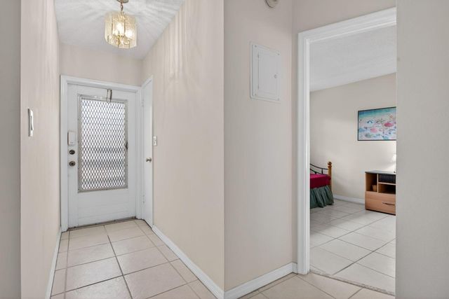 2115 NE 42nd Court 109n, Lighthouse Point, FL 33064