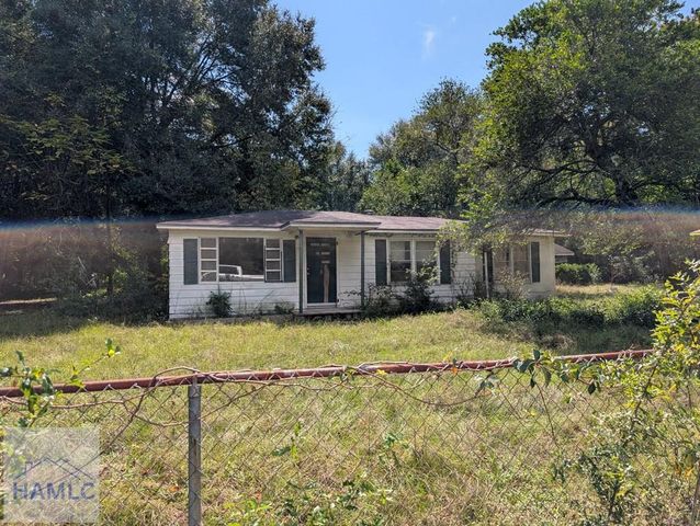 141 Nichols Road, Jesup, GA 31545