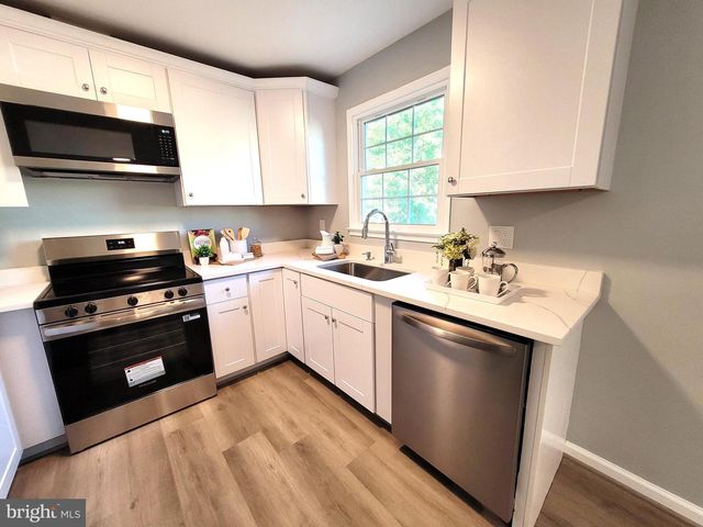 4552 KING EDWARD CT, Annandale, VA 22003