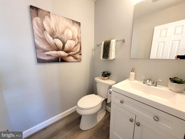 4552 KING EDWARD CT, Annandale, VA 22003