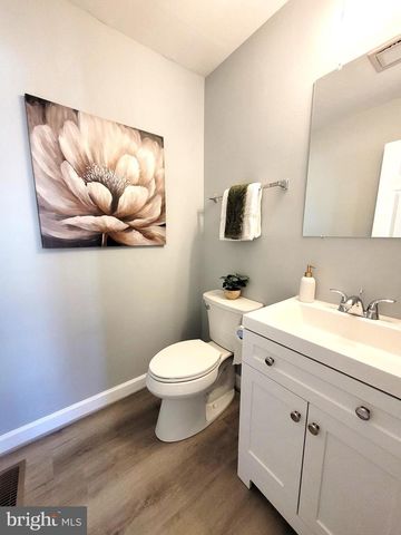 4552 KING EDWARD CT, Annandale, VA 22003