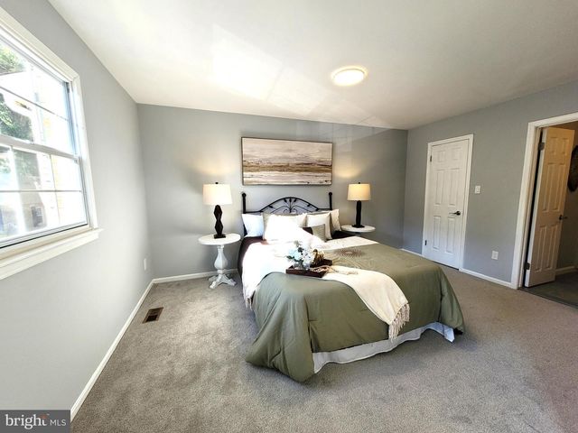 4552 KING EDWARD CT, Annandale, VA 22003