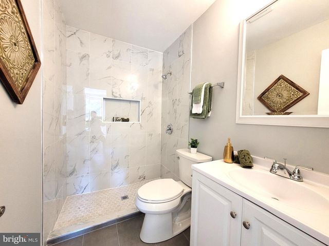 4552 KING EDWARD CT, Annandale, VA 22003