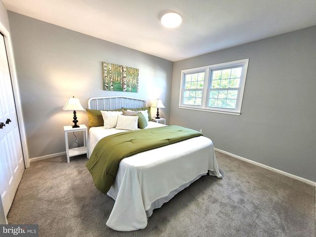 4552 KING EDWARD CT, Annandale, VA 22003