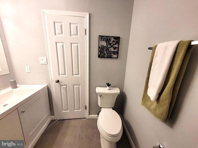 4552 KING EDWARD CT, Annandale, VA 22003