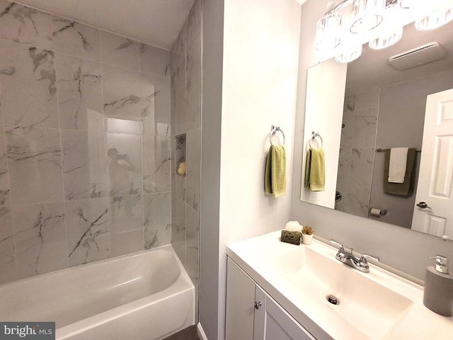 4552 KING EDWARD CT, Annandale, VA 22003