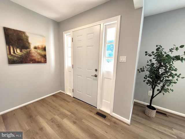 4552 KING EDWARD CT, Annandale, VA 22003