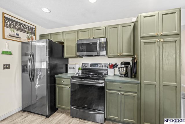 911 W Military Avenue, Fremont, NE 68025