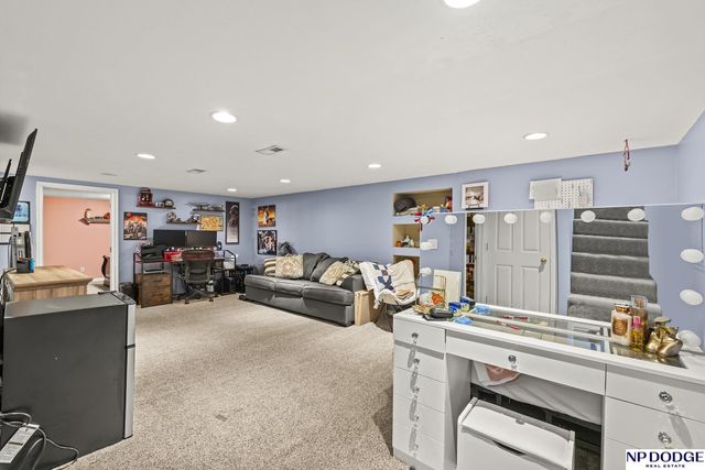 911 W Military Avenue, Fremont, NE 68025