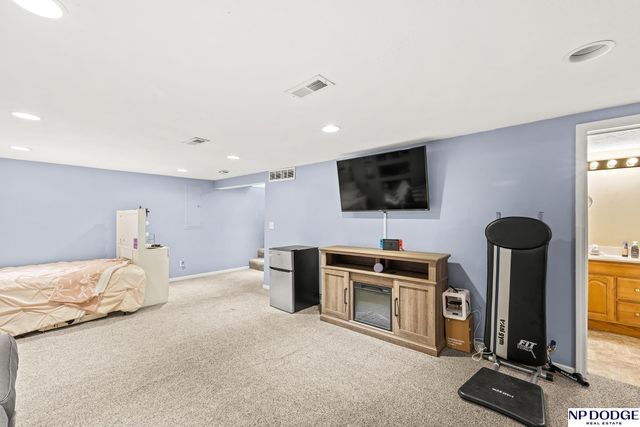 911 W Military Avenue, Fremont, NE 68025
