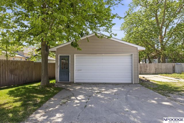 911 W Military Avenue, Fremont, NE 68025