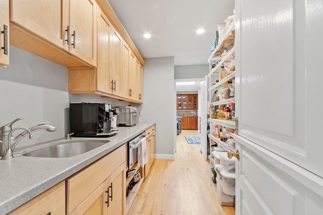 343 Holden Wood Rd, Concord, MA 01742