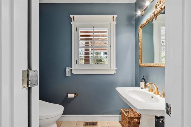 343 Holden Wood Rd, Concord, MA 01742