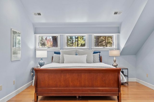 343 Holden Wood Rd, Concord, MA 01742