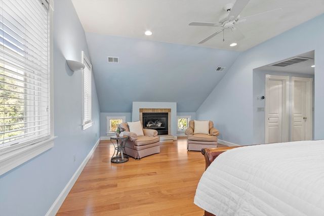 343 Holden Wood Rd, Concord, MA 01742