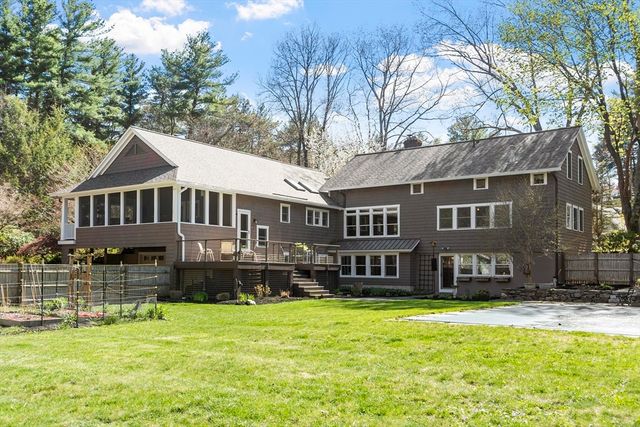343 Holden Wood Rd, Concord, MA 01742