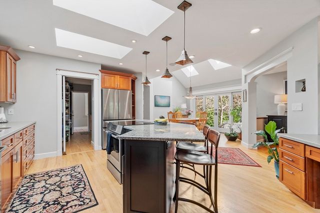 343 Holden Wood Rd, Concord, MA 01742