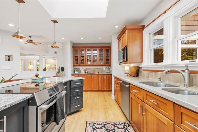 343 Holden Wood Rd, Concord, MA 01742