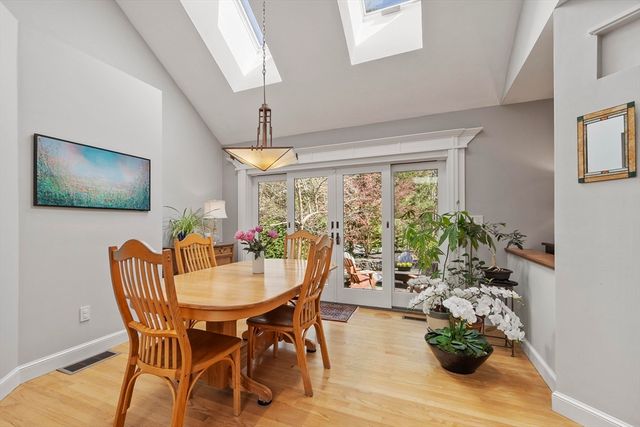 343 Holden Wood Rd, Concord, MA 01742