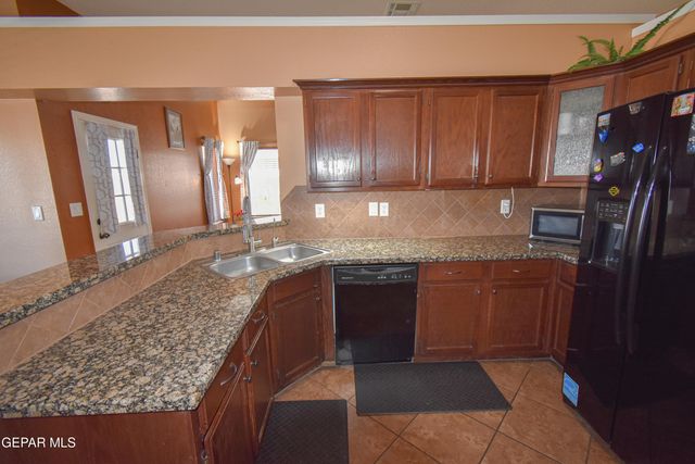 14333 DESERT CACTUS Drive, Horizon City, TX 79928