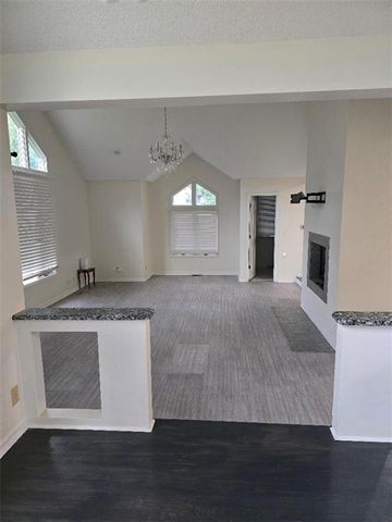 601 W Stonecrest Circle, St Joseph, MO 64506