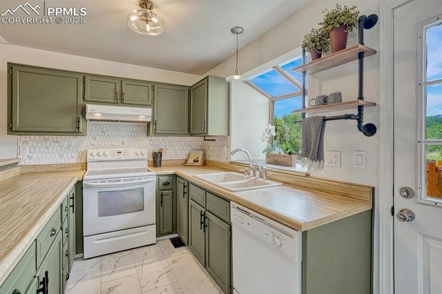 458 Rolling Hills Drive, Colorado Springs, CO 80919