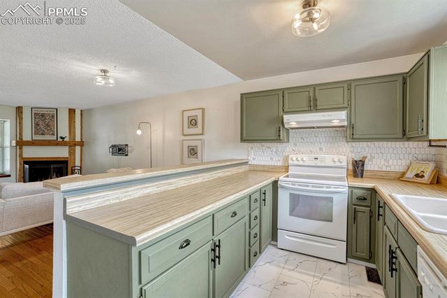458 Rolling Hills Drive, Colorado Springs, CO 80919
