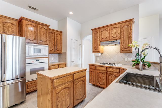 2720 Gray Rock Drive, Fort Worth, TX 76131