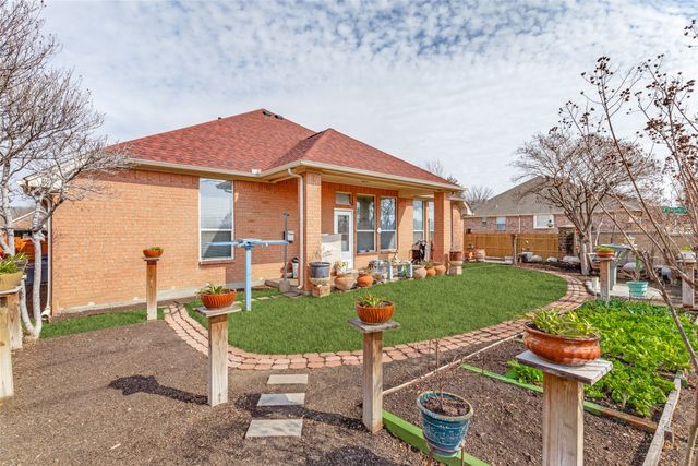 2720 Gray Rock Drive, Fort Worth, TX 76131