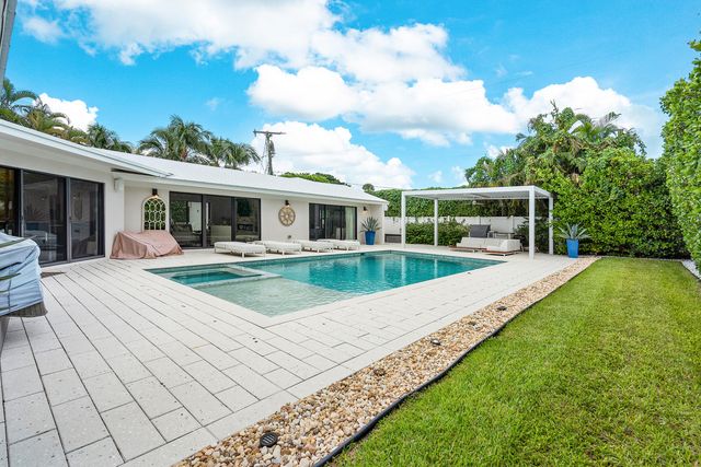 1117 Lake Drive, Delray Beach, FL 33444