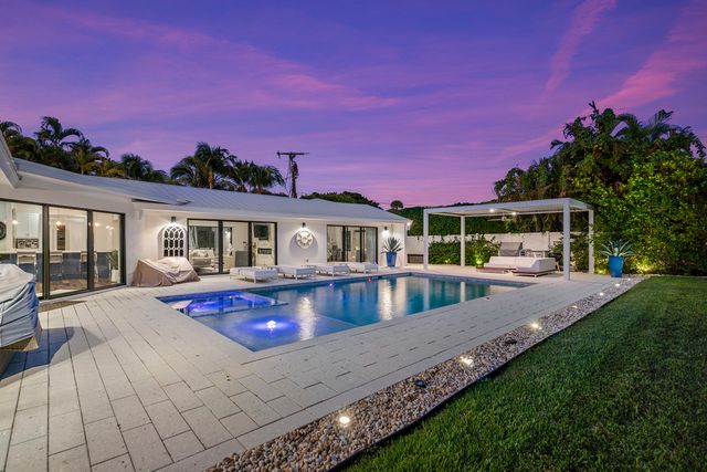 1117 Lake Drive, Delray Beach, FL 33444