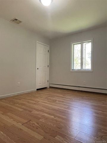 171 Hounslow Road, Shirley, NY 11967