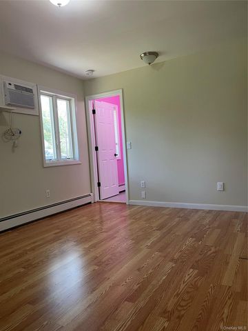 171 Hounslow Road, Shirley, NY 11967