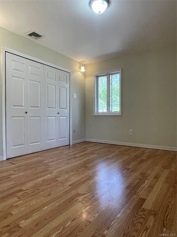 171 Hounslow Road, Shirley, NY 11967