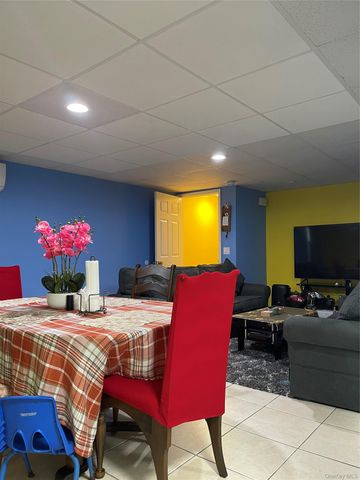 171 Hounslow Road, Shirley, NY 11967