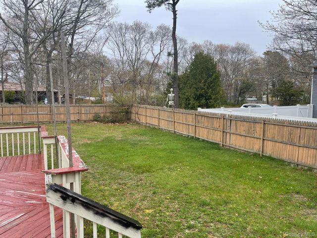 171 Hounslow Road, Shirley, NY 11967