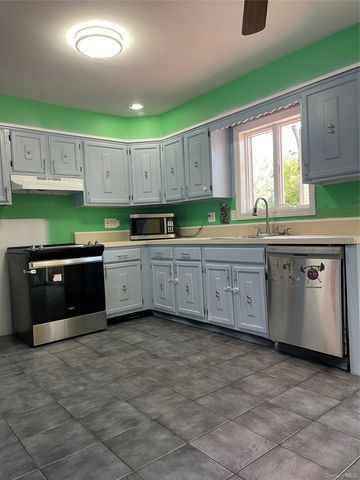 171 Hounslow Road, Shirley, NY 11967