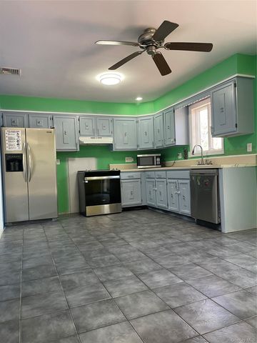 171 Hounslow Road, Shirley, NY 11967