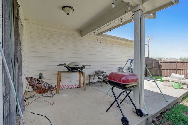 8801 Stewart Street, Cross Roads, TX 76227
