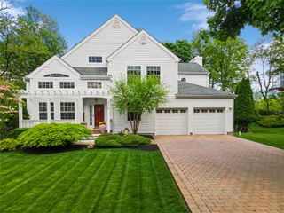 3174 Woodfield Court, Yorktown Heights, NY 10598